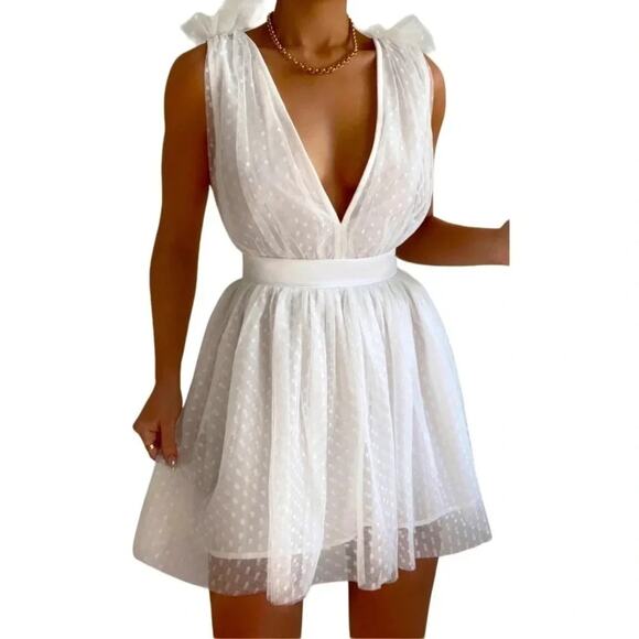 SHOWPO MARIABELLA MINI DRESS - TULLE PLUNGE DRESS IN WHITE SIZE 8 NWT - Picture 3 of 12